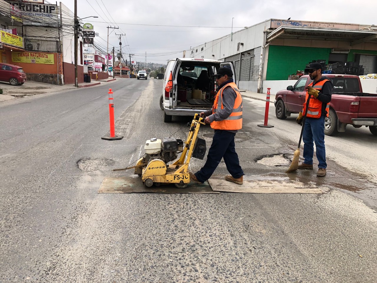 Continúa Programa de BACHEO en principales vialidades de Tecate - El ...