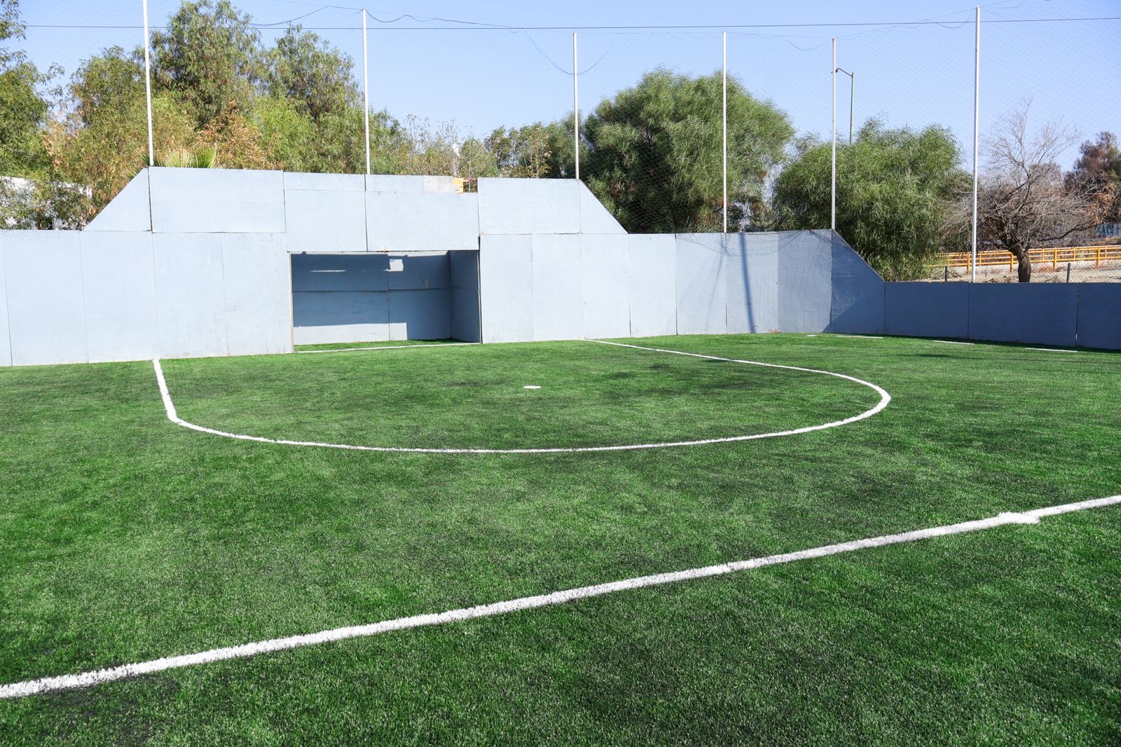 Gobierno de Tecate y OXXO entregan cancha rehabilitada en la unidad deportiva “Zurdo Meza ”